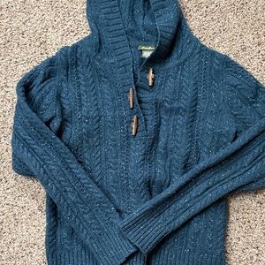 Eddie Bauer Women's V-Neck Sweater in Navy